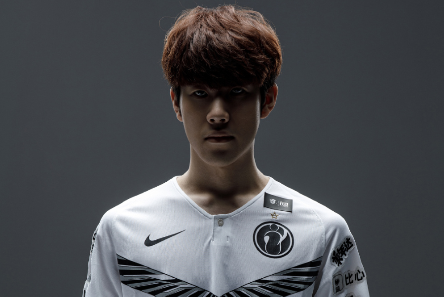 Rookie泽丽电量拉满狂揽13杀 Ruler烬竭力难敌 NIP先下一城