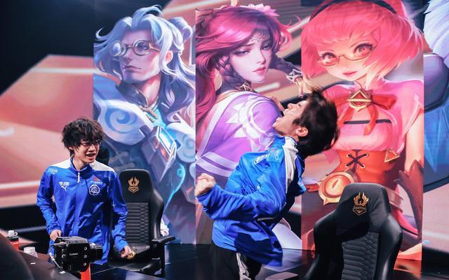 LEC VIT下路选手Carzzy下赛季或将回老东家MAD